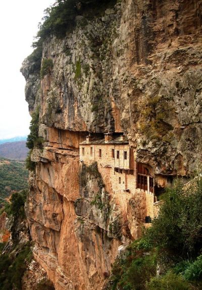 moni kipinas ipeiros